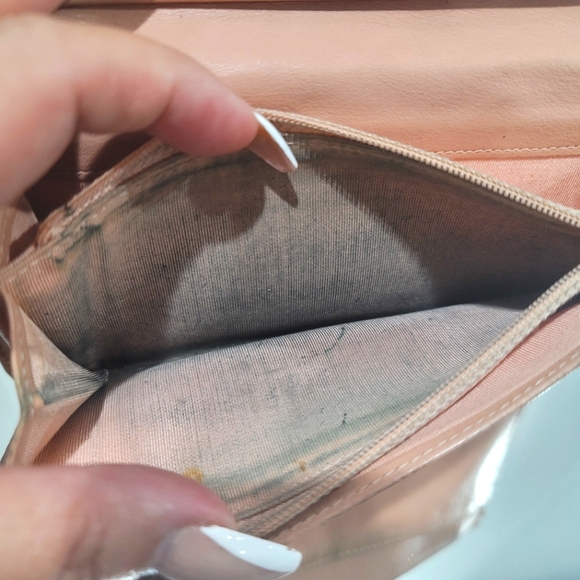 CHANEL Patent Leather Wallet - Picture 8 of 10